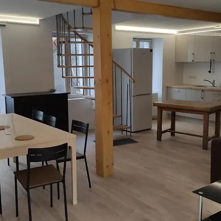 Maison Face A La Dordogne Avec Terrasse La Bourboule